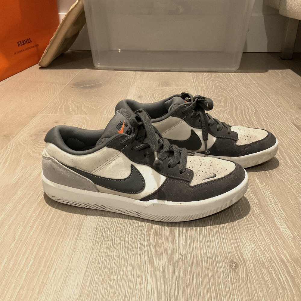 Men’s/big boys Nike SB Force size 7 casual sneakers